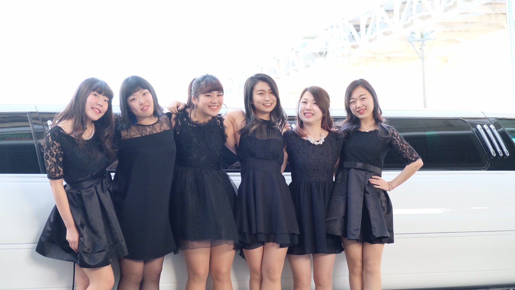 リムジンパーティー女子会撮影でドレスコードはブラック